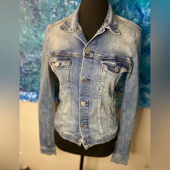 Jean jacket - Picture 10 of 13